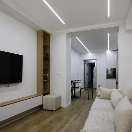 Apartment's Cosy * تيرانا